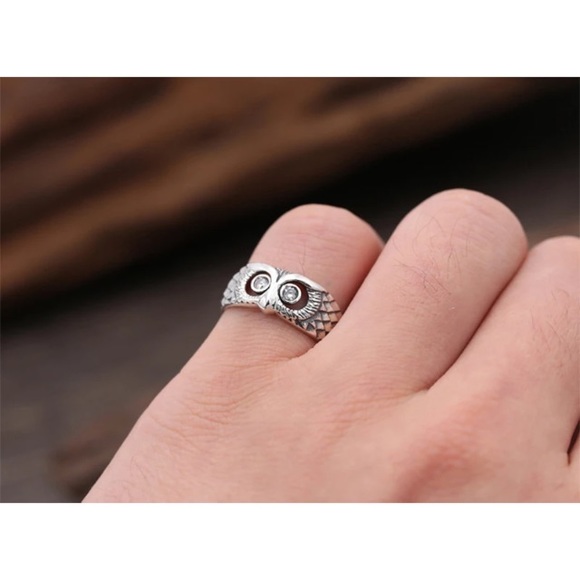 Silver Tone Diamond Eye Owl Ring - Picture 6 of 7